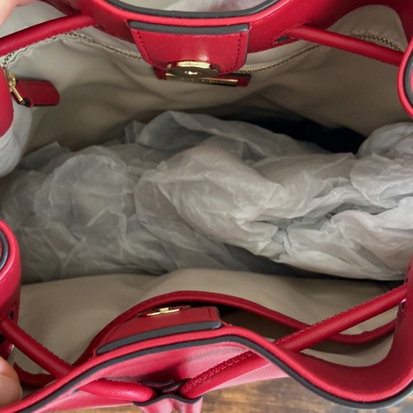 NWT MSRP$375 Ralph Lauren Leather Large Andie Drawstring bucket Bag Holiday Red - Picture 2 of 4